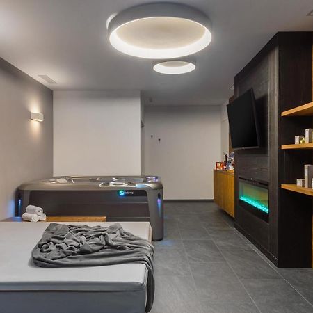 Hotel Vittoria - Ricarica l'anima Dimaro Esterno foto