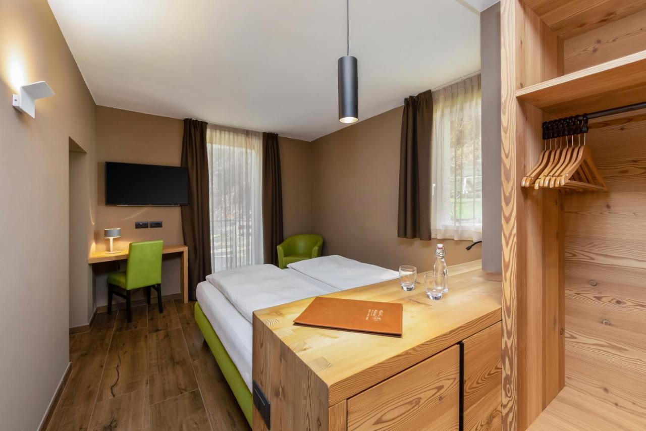 Hotel Vittoria - Ricarica l'anima Dimaro Esterno foto