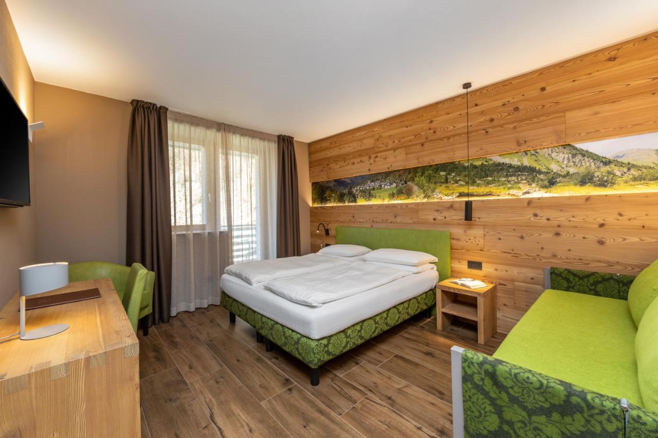 Hotel Vittoria - Ricarica l'anima Dimaro Esterno foto