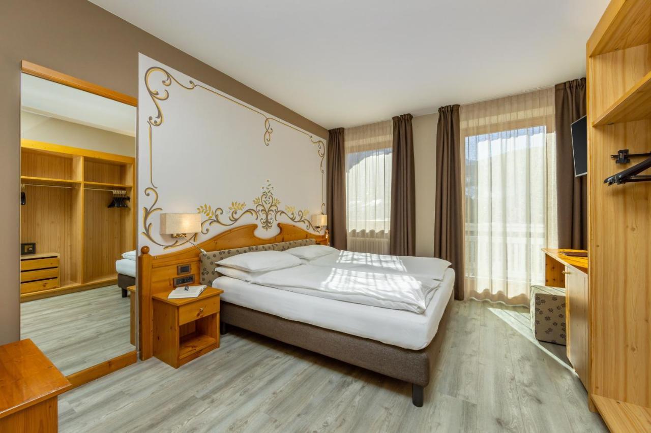 Hotel Vittoria - Ricarica l'anima Dimaro Esterno foto