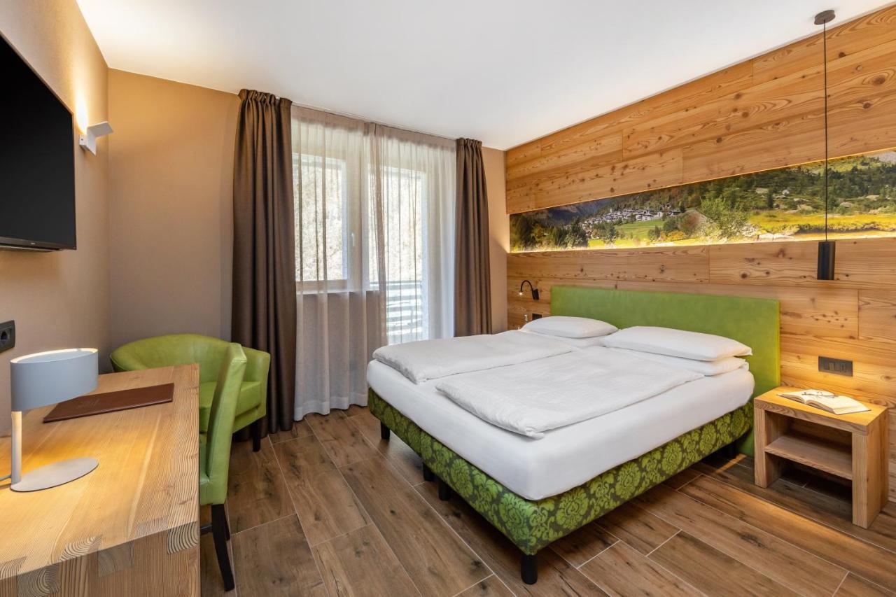 Hotel Vittoria - Ricarica l'anima Dimaro Esterno foto