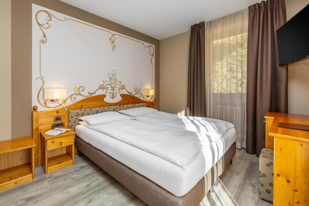 Hotel Vittoria - Ricarica l'anima Dimaro Esterno foto