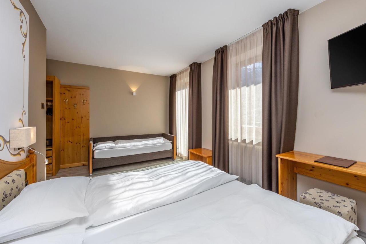 Hotel Vittoria - Ricarica l'anima Dimaro Esterno foto