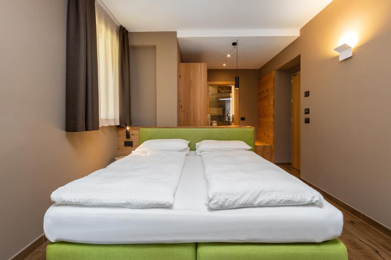 Hotel Vittoria - Ricarica l'anima Dimaro Esterno foto