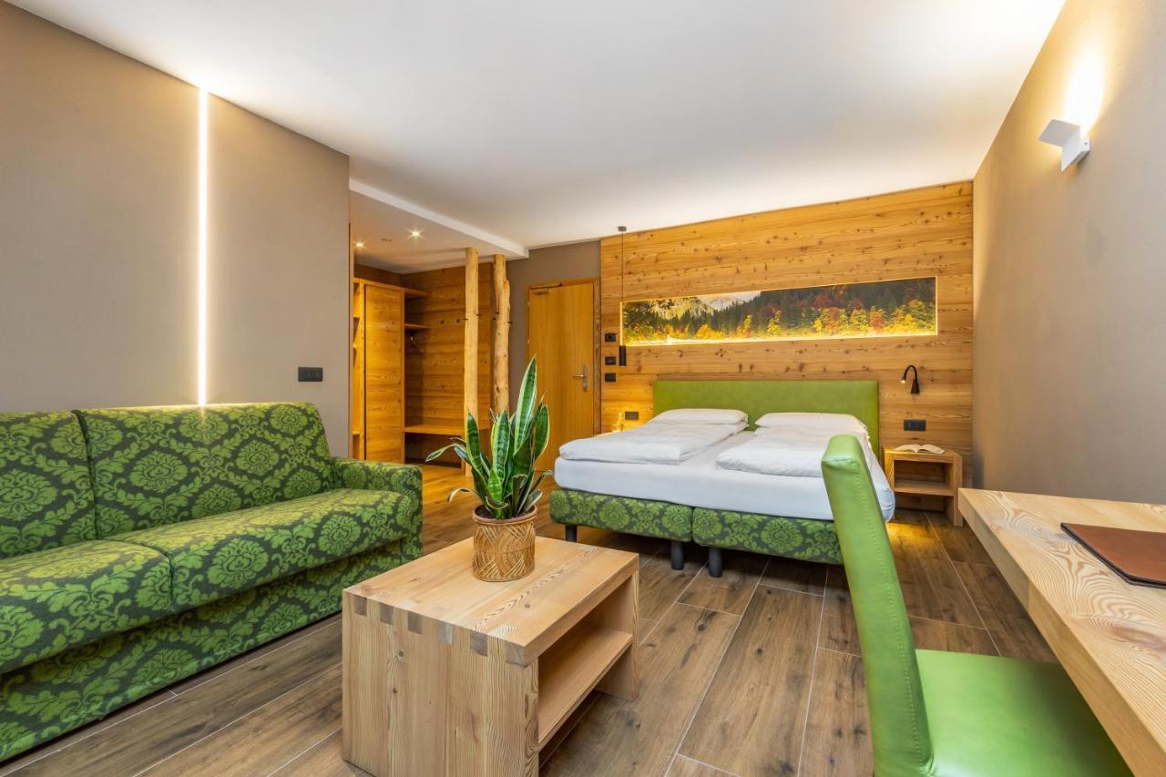 Hotel Vittoria - Ricarica l'anima Dimaro Esterno foto