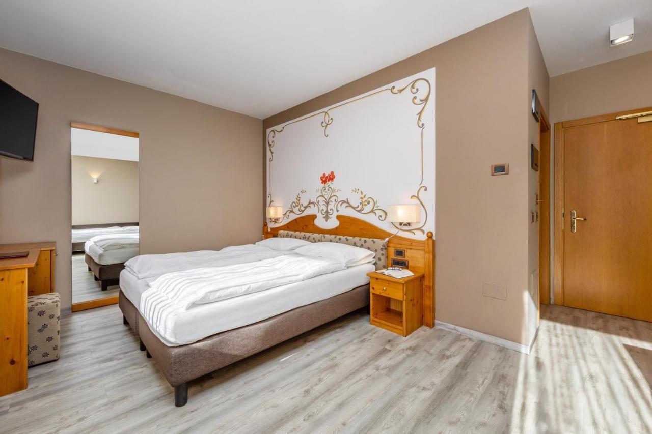 Hotel Vittoria - Ricarica l'anima Dimaro Esterno foto