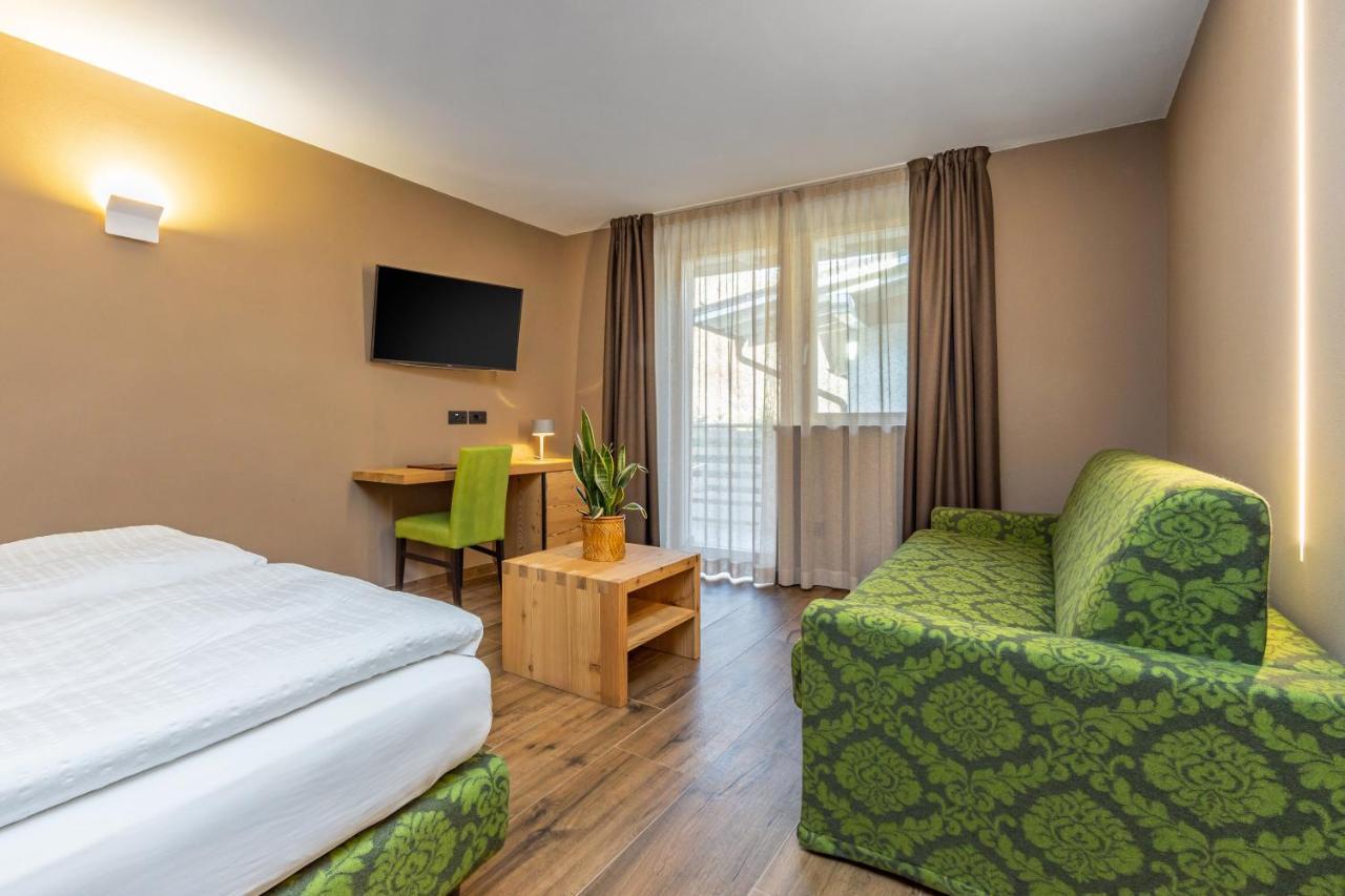 Hotel Vittoria - Ricarica l'anima Dimaro Esterno foto