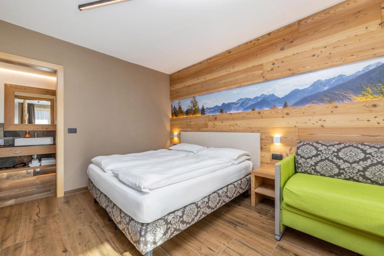 Hotel Vittoria - Ricarica l'anima Dimaro Esterno foto