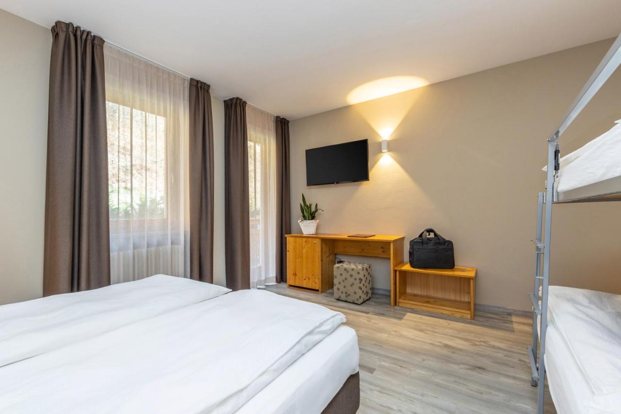 Hotel Vittoria - Ricarica l'anima Dimaro Esterno foto