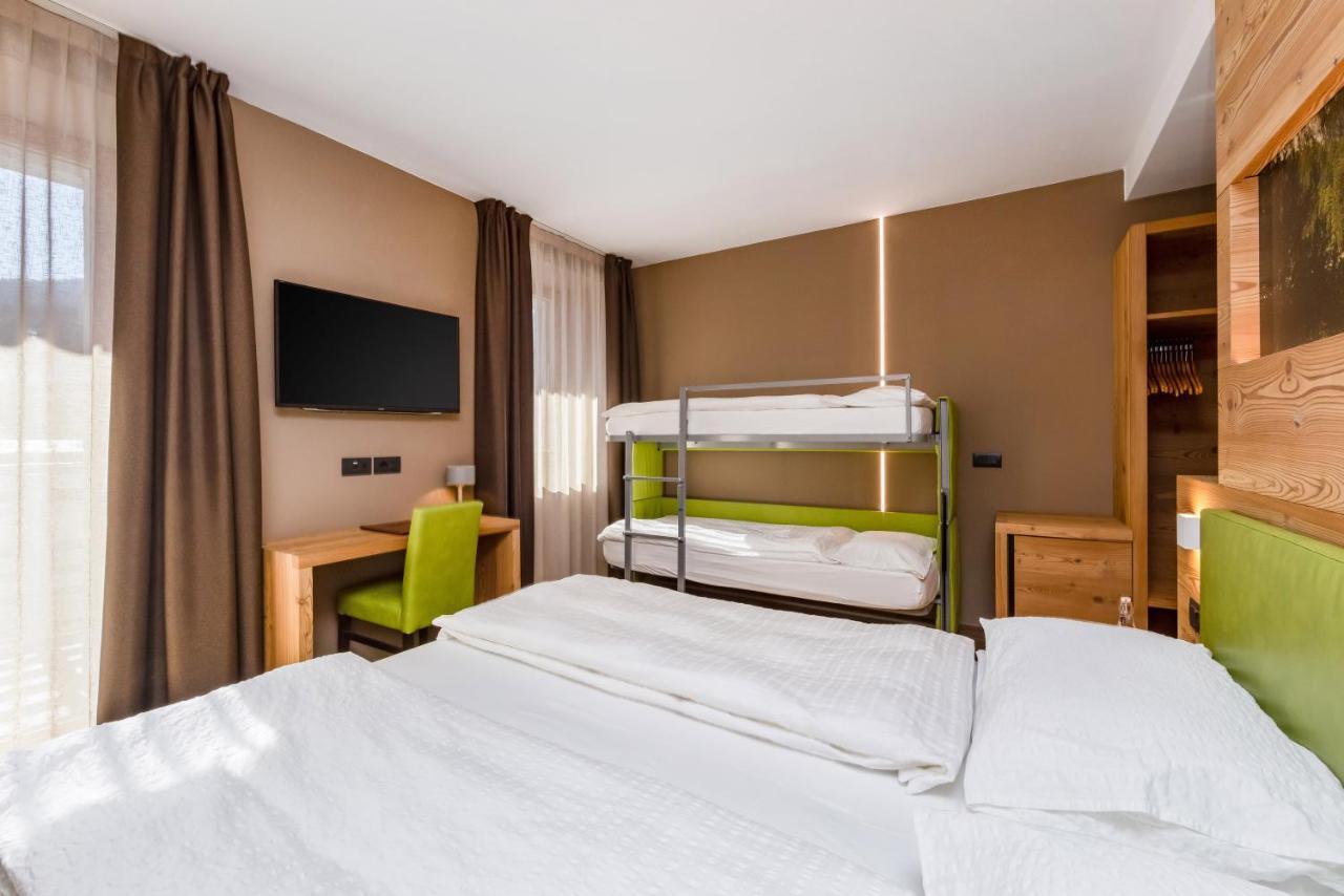 Hotel Vittoria - Ricarica l'anima Dimaro Esterno foto