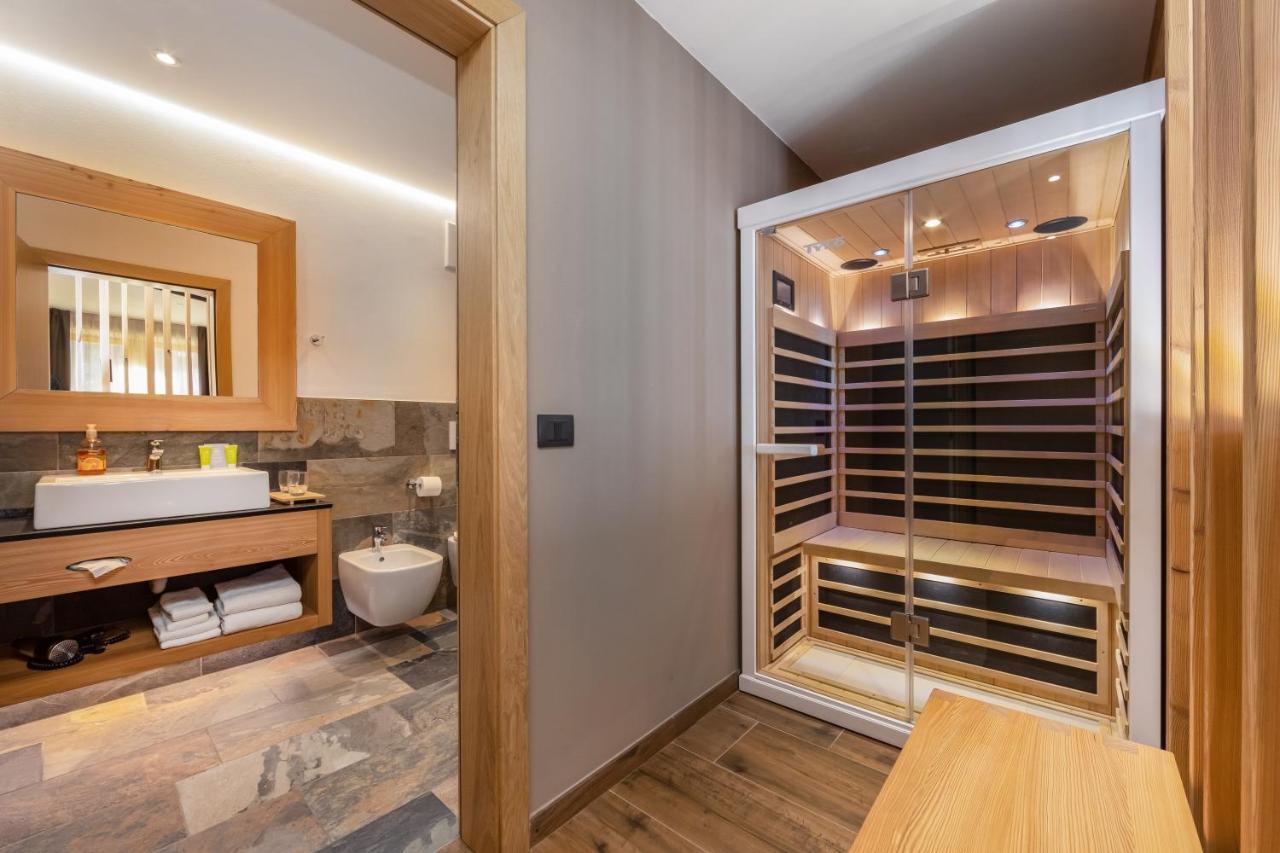 Hotel Vittoria - Ricarica l'anima Dimaro Esterno foto