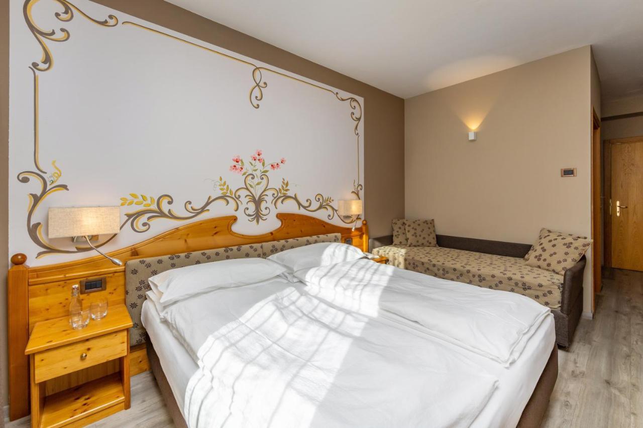 Hotel Vittoria - Ricarica l'anima Dimaro Esterno foto