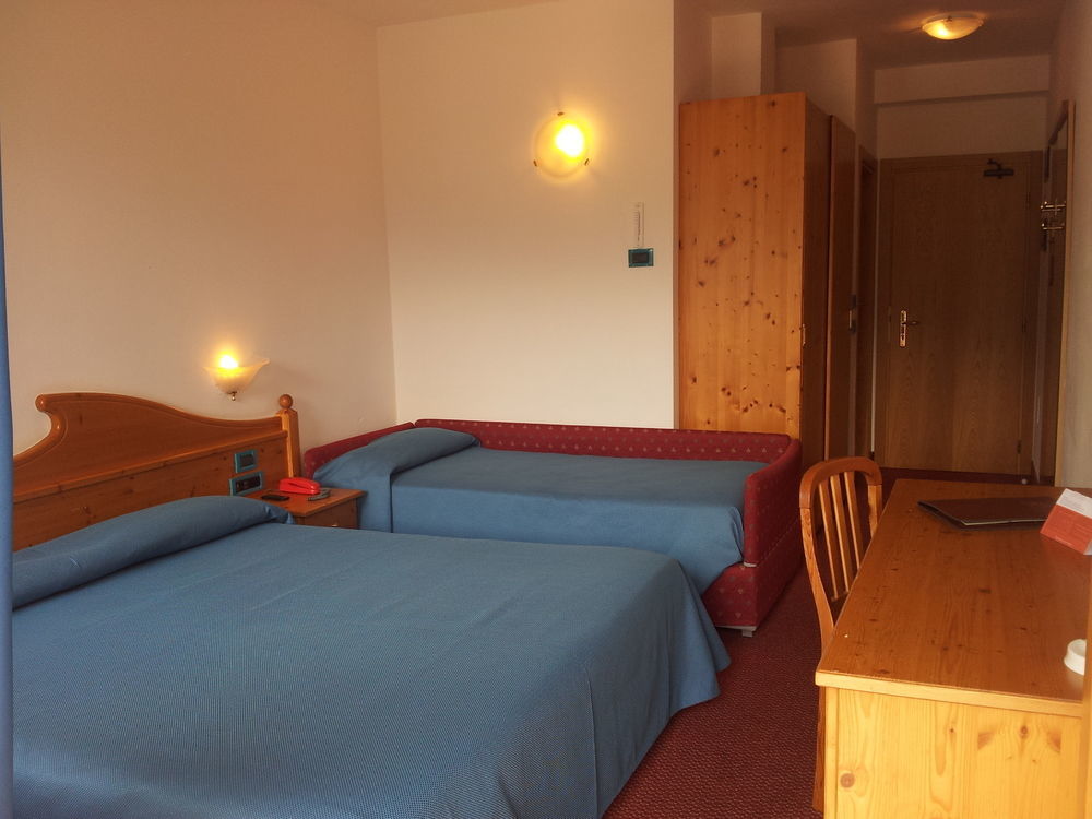 Hotel Vittoria - Ricarica l'anima Dimaro Esterno foto