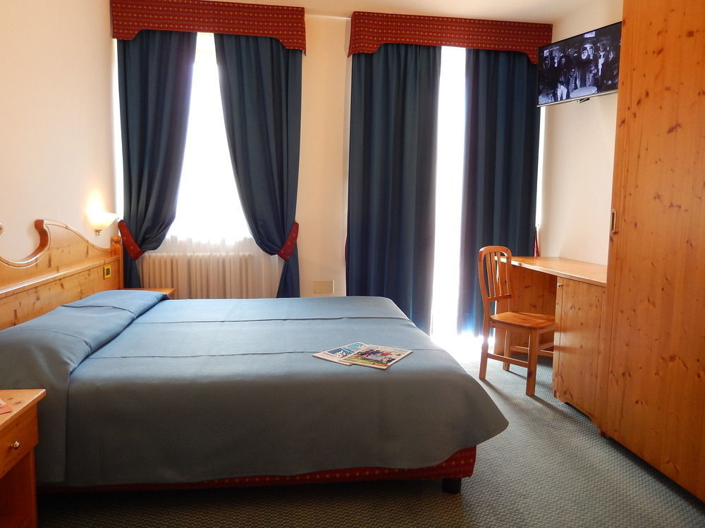 Hotel Vittoria - Ricarica l'anima Dimaro Esterno foto