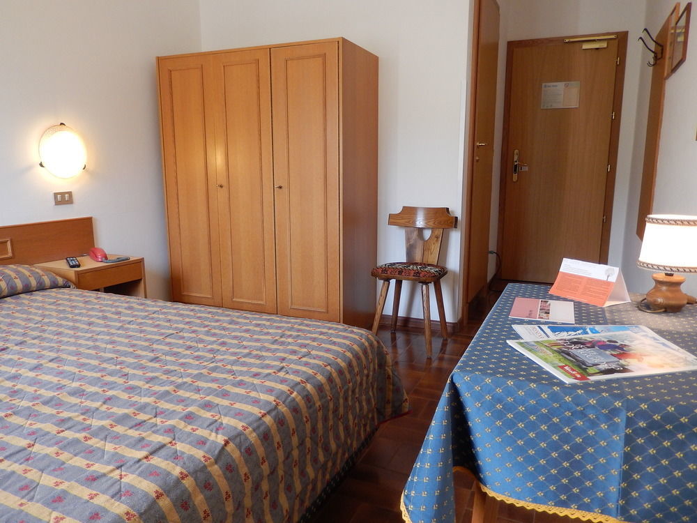 Hotel Vittoria - Ricarica l'anima Dimaro Esterno foto