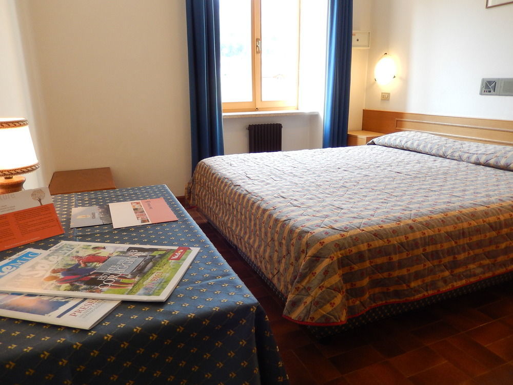 Hotel Vittoria - Ricarica l'anima Dimaro Esterno foto