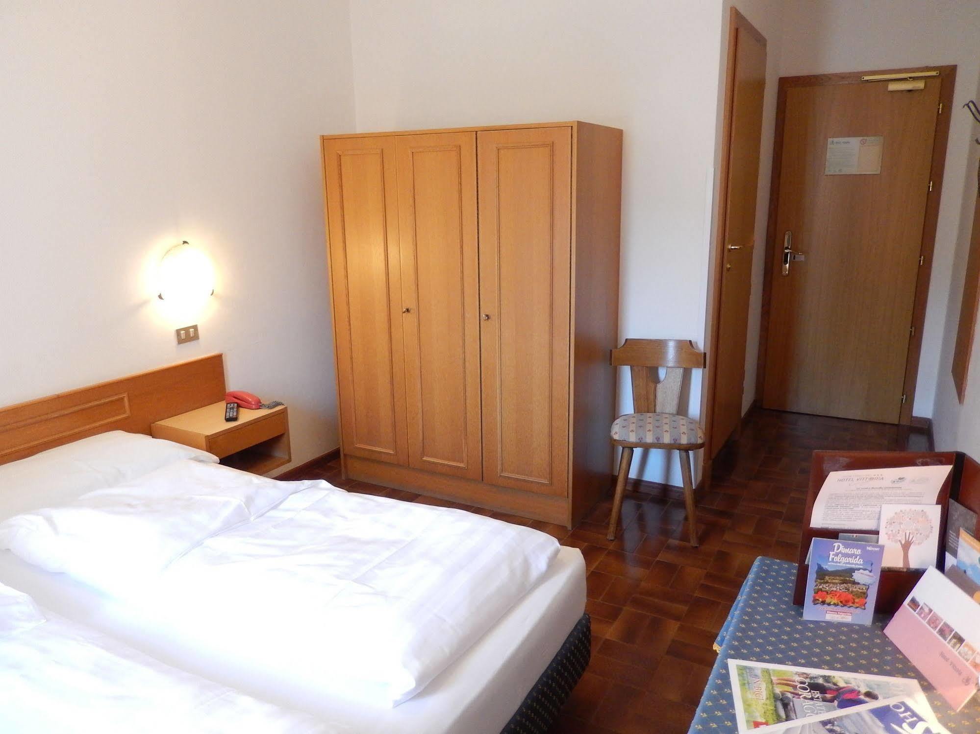 Hotel Vittoria - Ricarica l'anima Dimaro Esterno foto